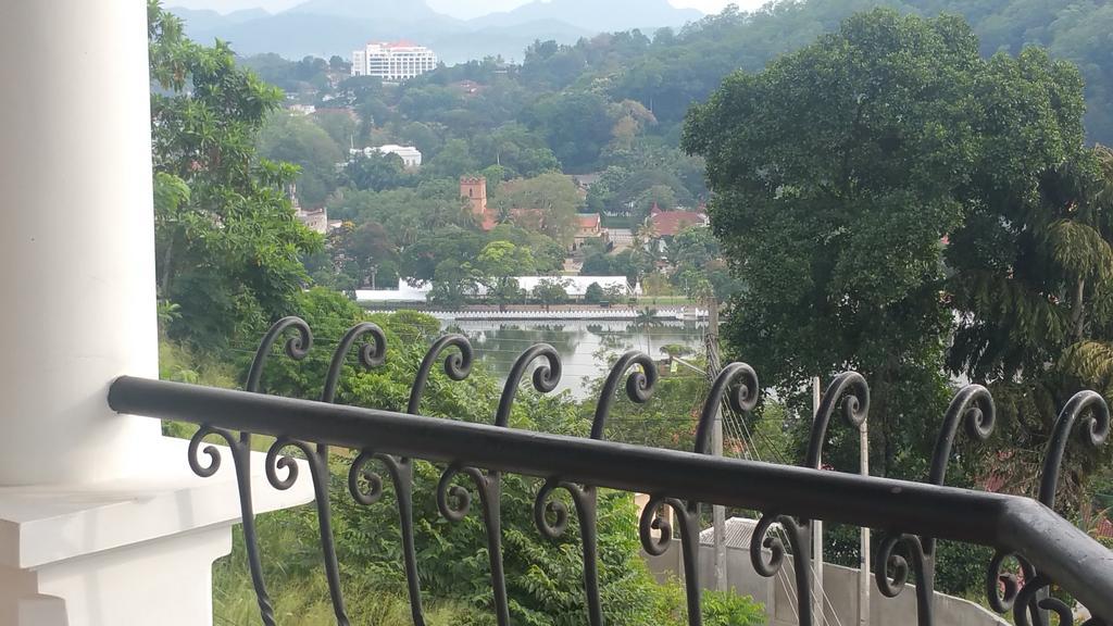 36 Bed & Breakfast Kandy Exteriör bild